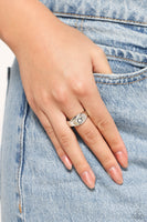 Monogram Memento - Silver - O Initial Ring Paparazzi