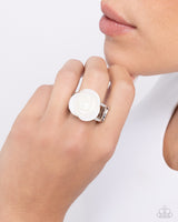 Top-SHELL Shine - White Flower Ring Paparazzi