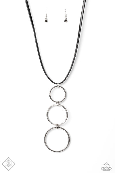 Curvy Couture - Silver Necklace Paparazzi