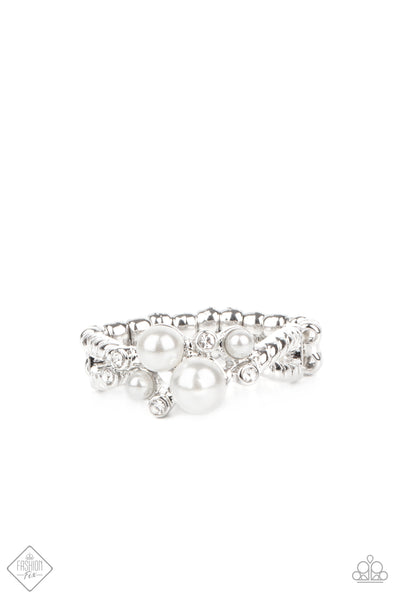 Avant-Vintage - White Pearl Ring Paparazzi - Incoming
