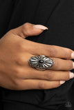 Cottage Couture - Black Ring Paparazzi