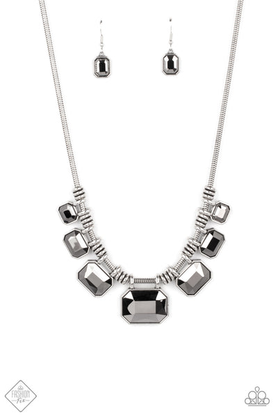 Urban Extravagance - Silver Necklace Paparazzi - Incoming