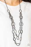The OVAL-achiever - Black Necklace Paparazzi
