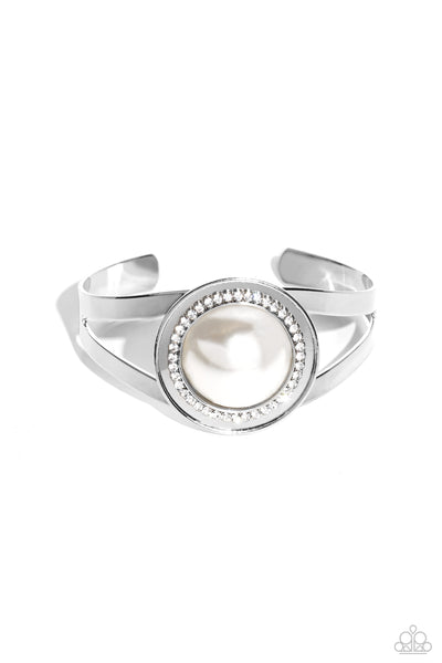 Put On The GLITZ - White Pearl Bracelet