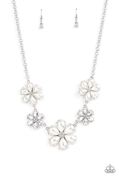 Fiercely Flowering Necklace Paparazzi